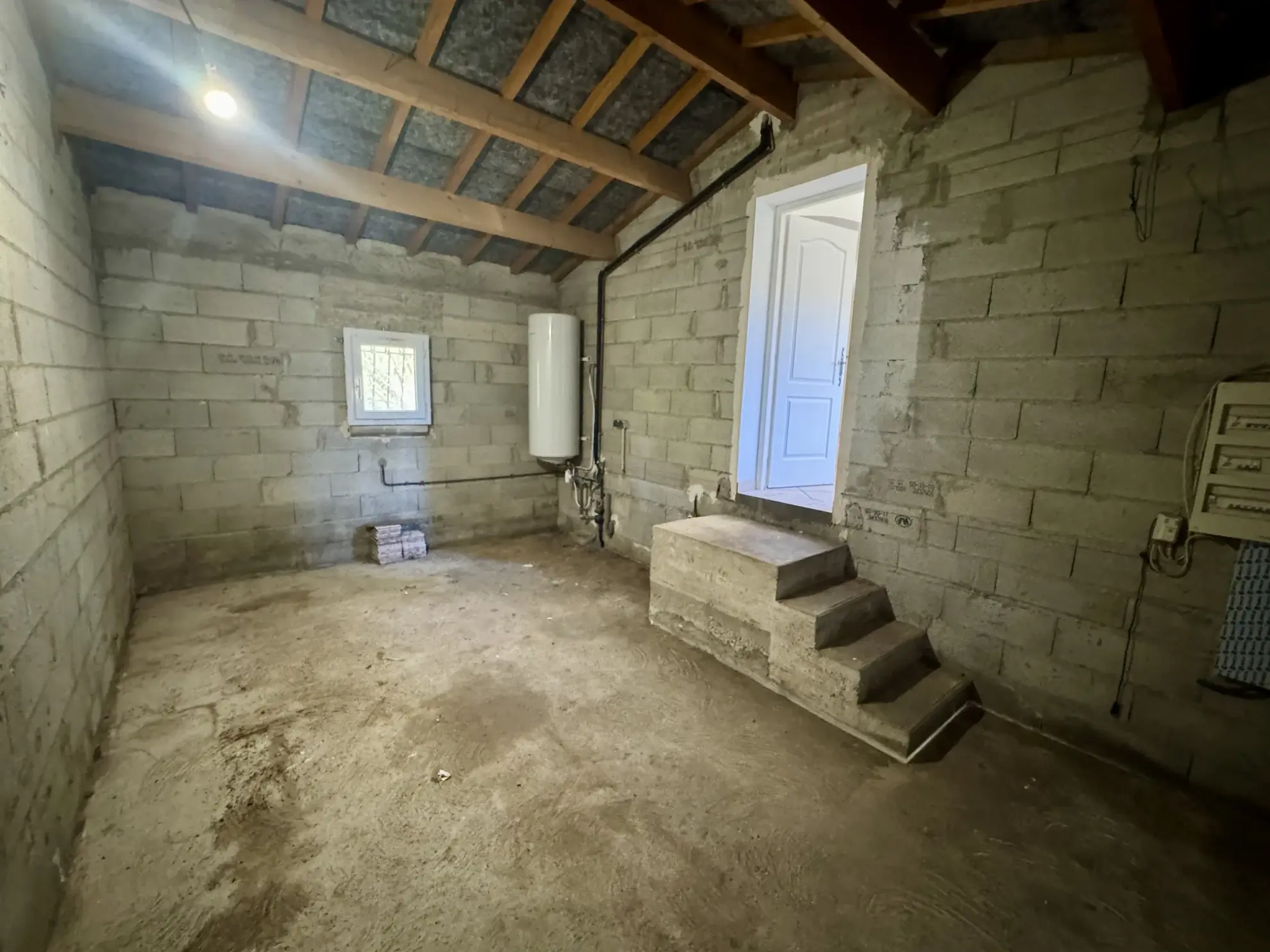 Villa contemporaine rénovée à Camaret-sur-Aigues dans un cadre calme 