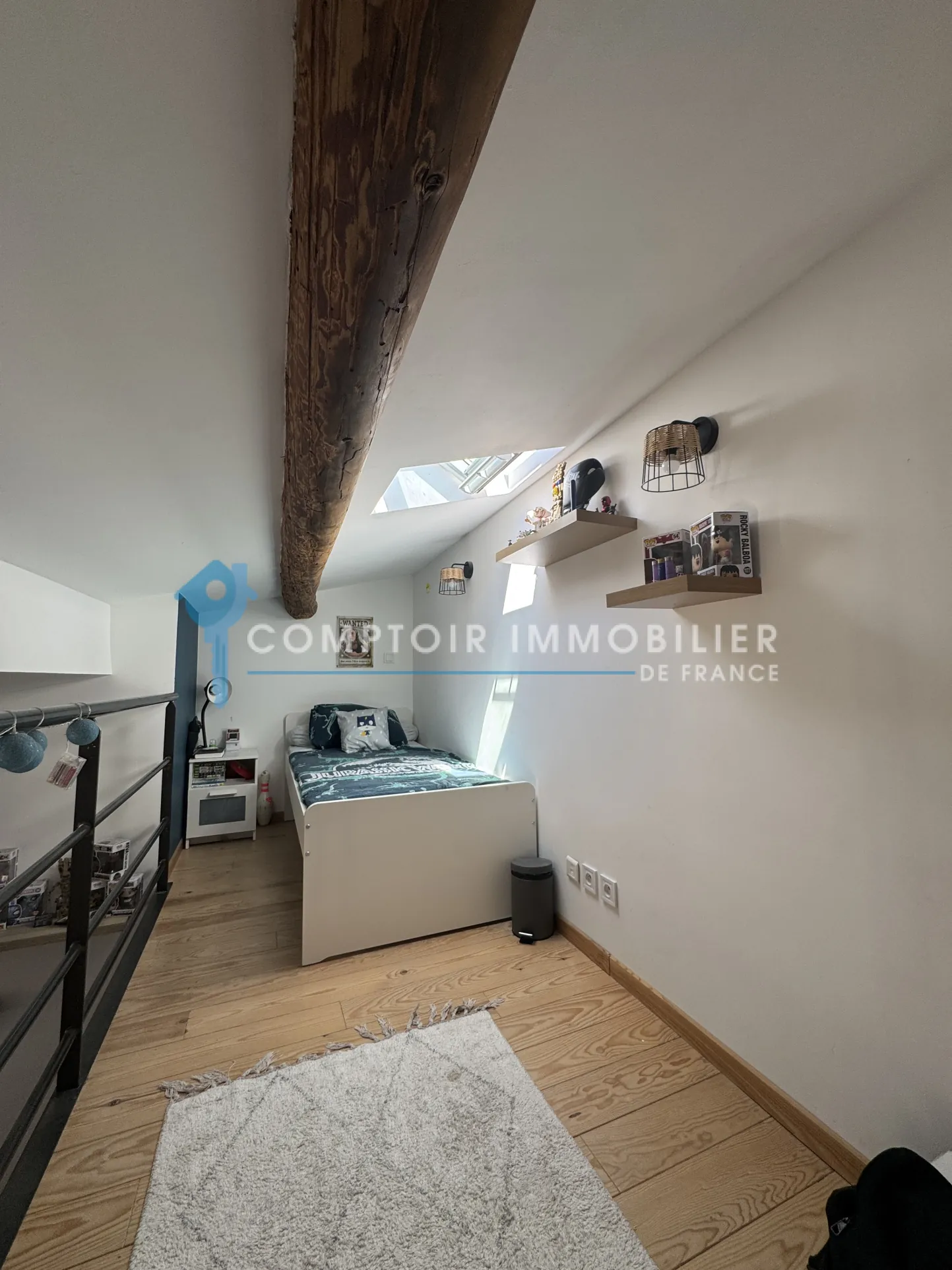 Maison de village rénovée avec cour, garage et 2 chambres à Codognan 