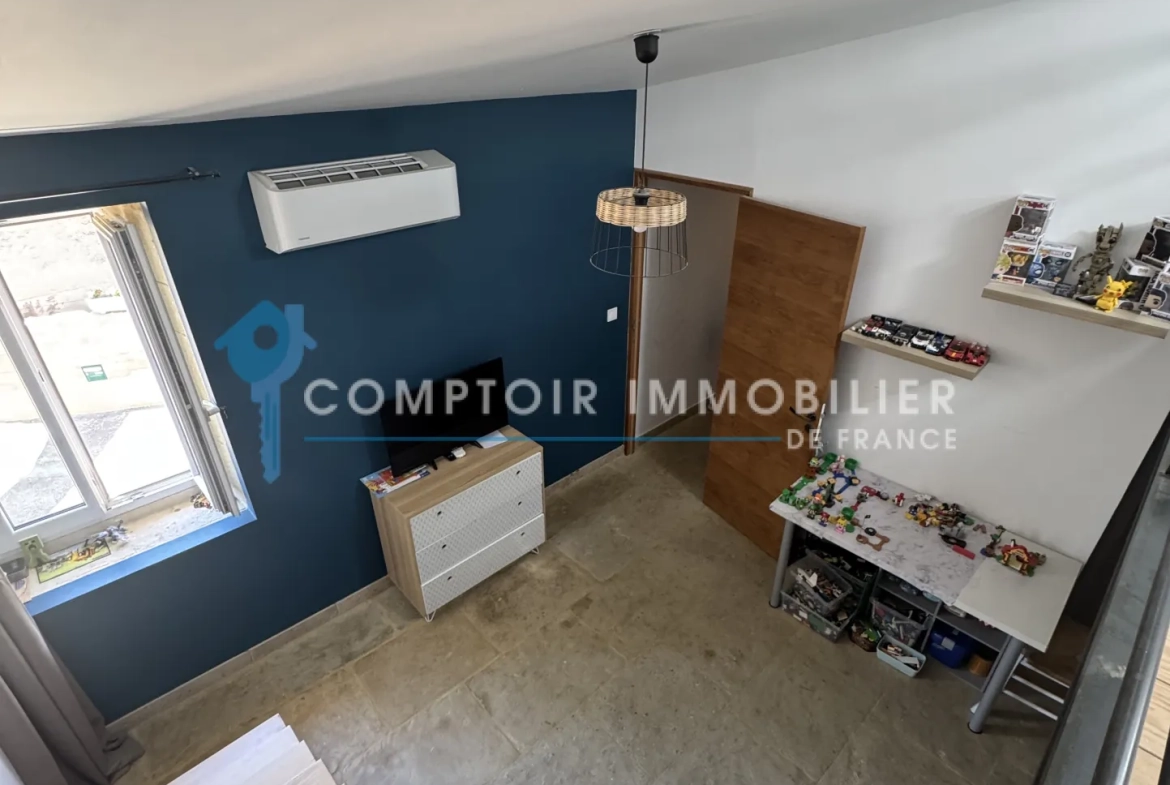 Maison de village rénovée avec cour, garage et 2 chambres à Codognan 