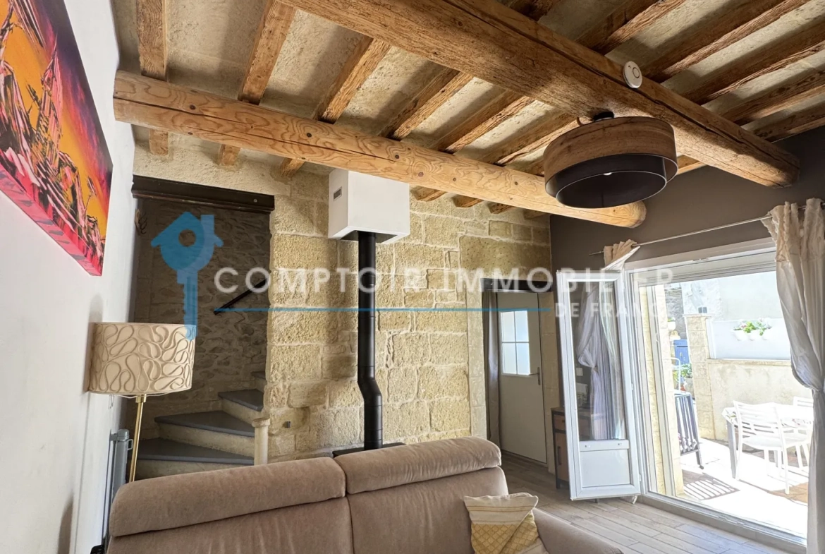 Maison de village rénovée avec cour, garage et 2 chambres à Codognan 