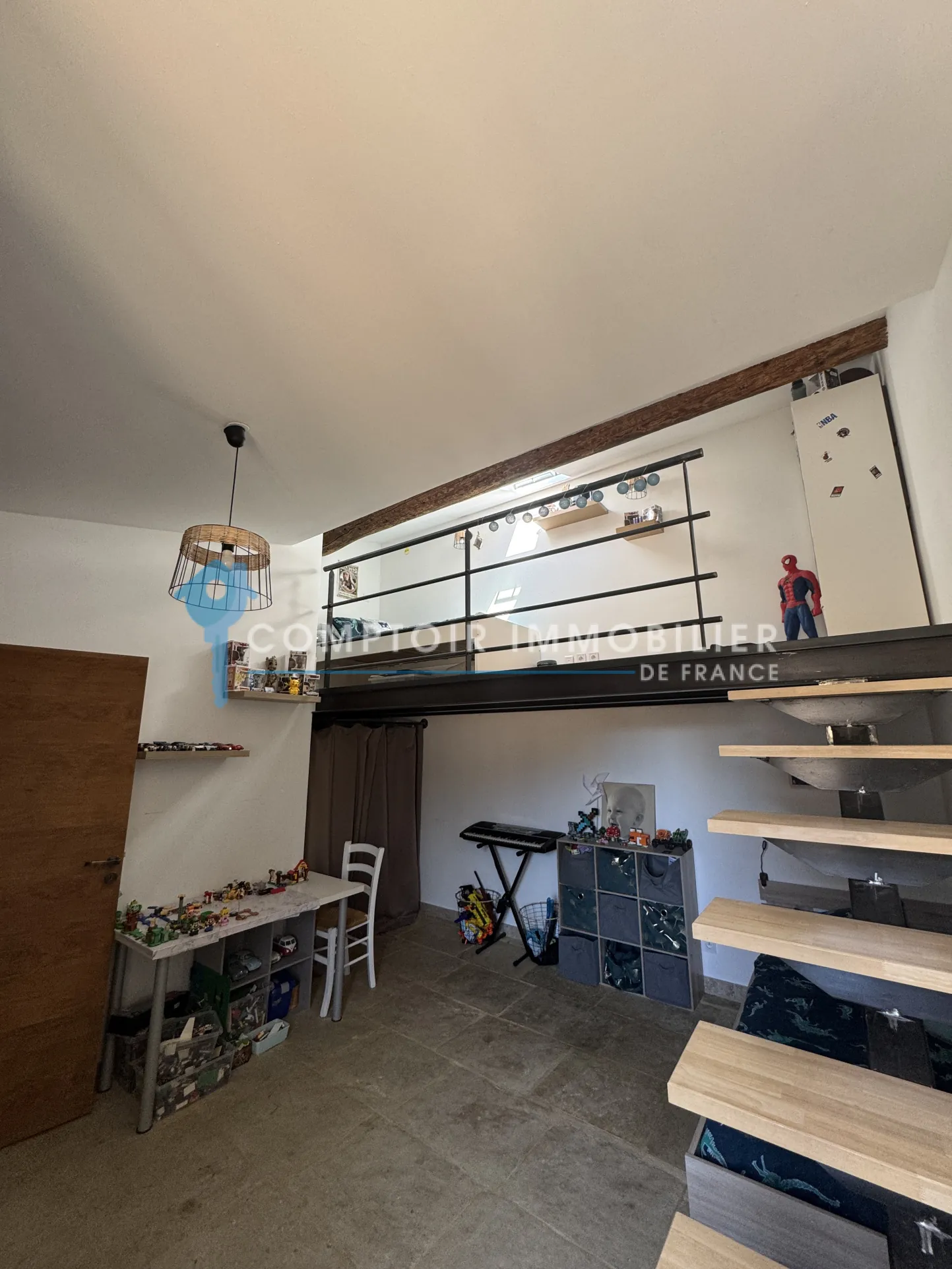 Maison de village rénovée avec cour, garage et 2 chambres à Codognan 