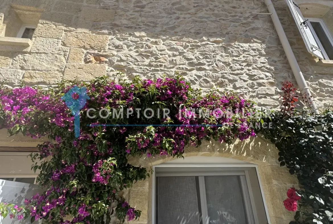 Maison de village rénovée avec cour, garage et 2 chambres à Codognan 