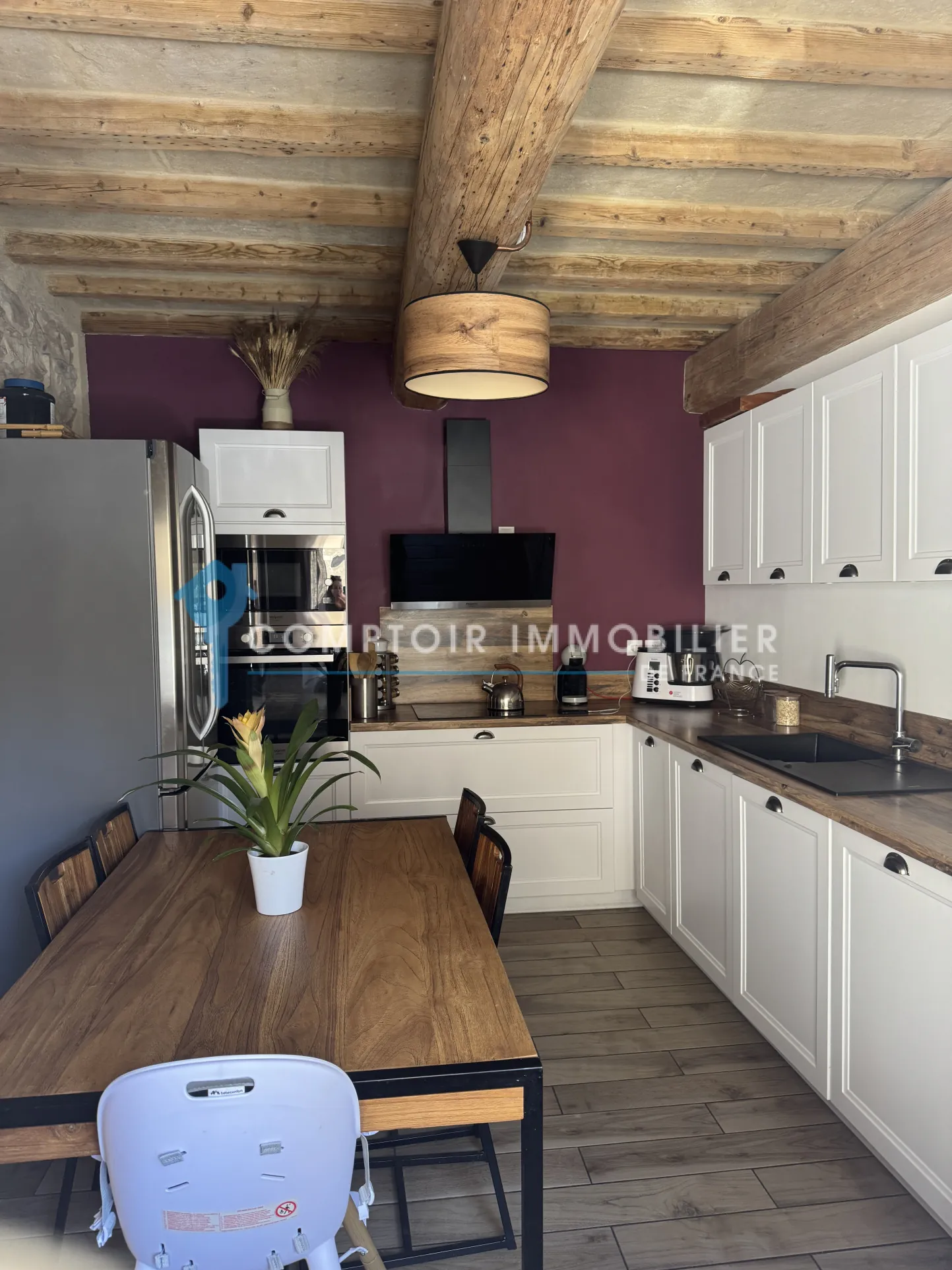 Maison de village rénovée avec cour, garage et 2 chambres à Codognan 
