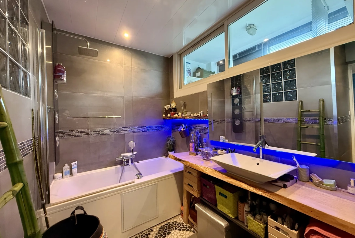 Appartement T3 rénové avec terrasse, parking à Montpellier 