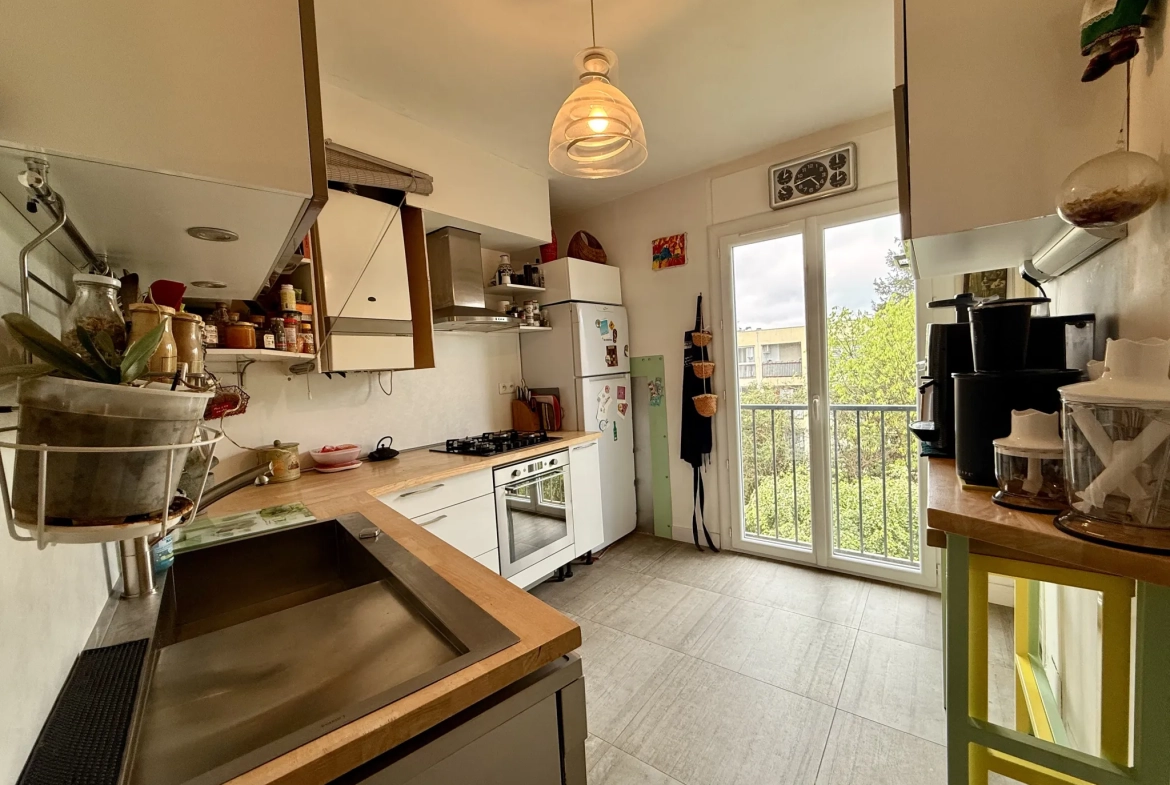 Appartement T3 rénové avec terrasse, parking à Montpellier 