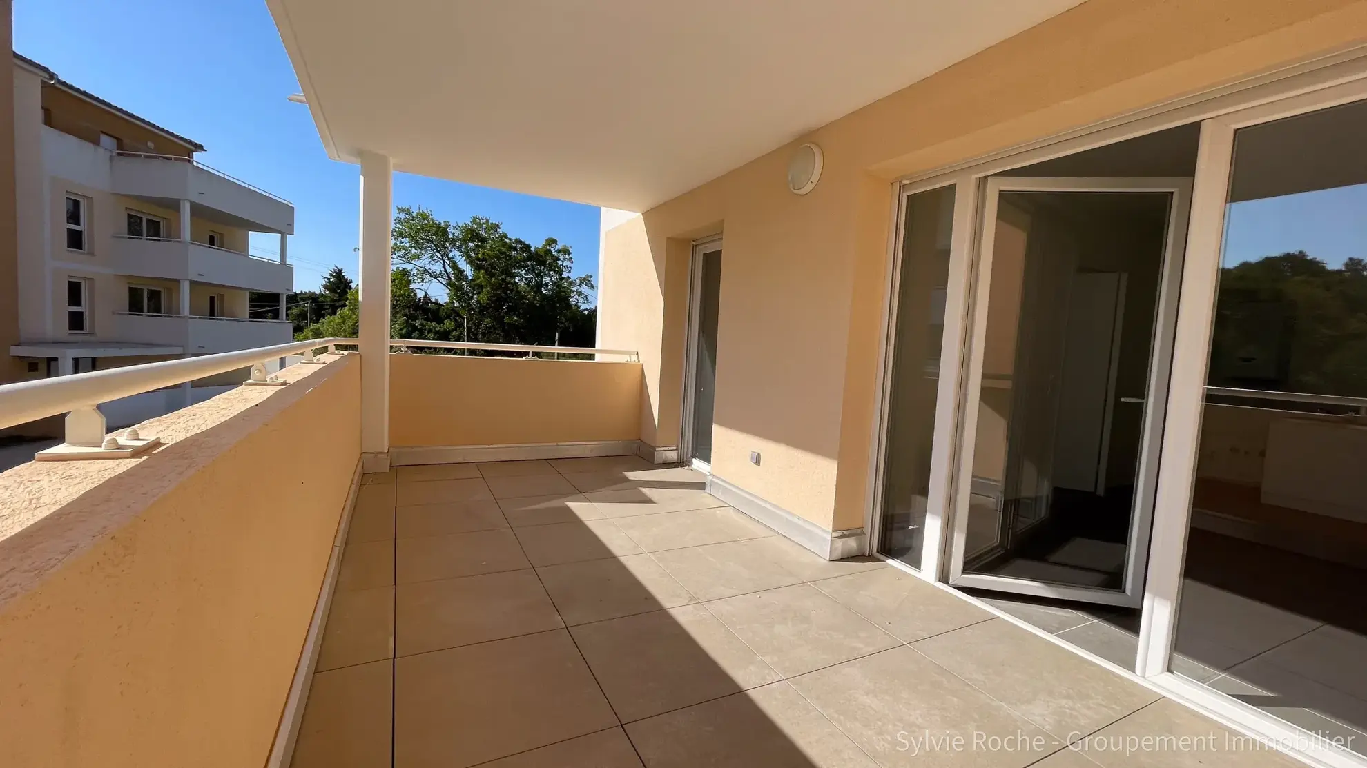 Appartement neuf à Orange avec terrasse, garage et parking - proximité centre-ville 