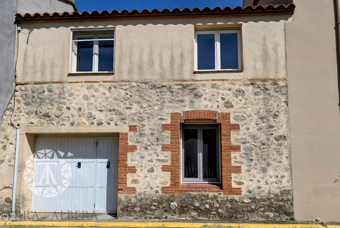Maison 3 chambres avec cour et garage à Saint-Jean-Lasseille 