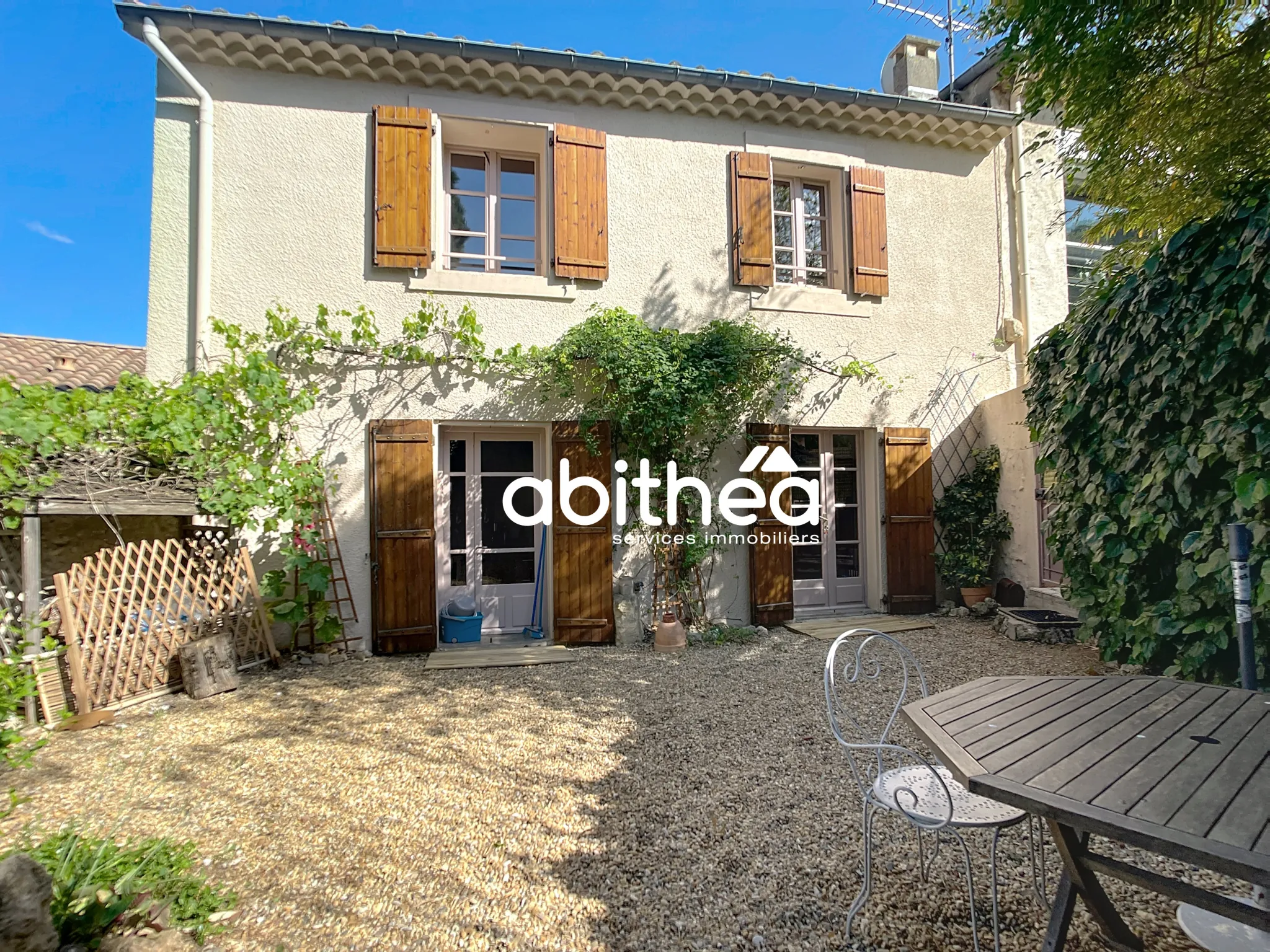 Charmante maison de caractère avec jardin et garage à Murviel-lès-Béziers 
