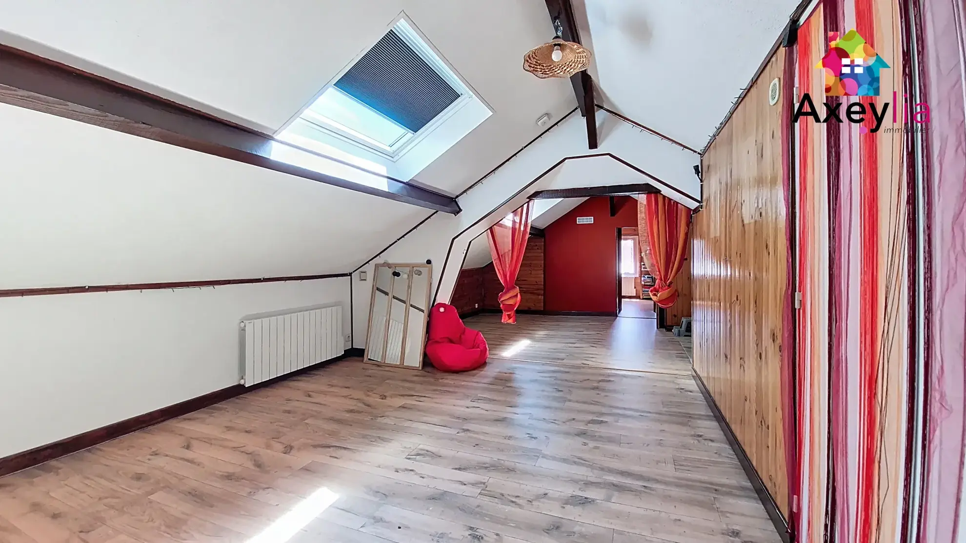 Charmante maison à vendre avec 4 chambres à Chauffailles - Terrain de 600 m² 