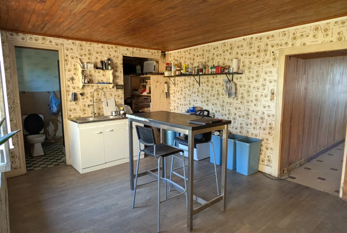 Ferme à rénover de 6000 m² à Renaucourt en Haute-Saône 
