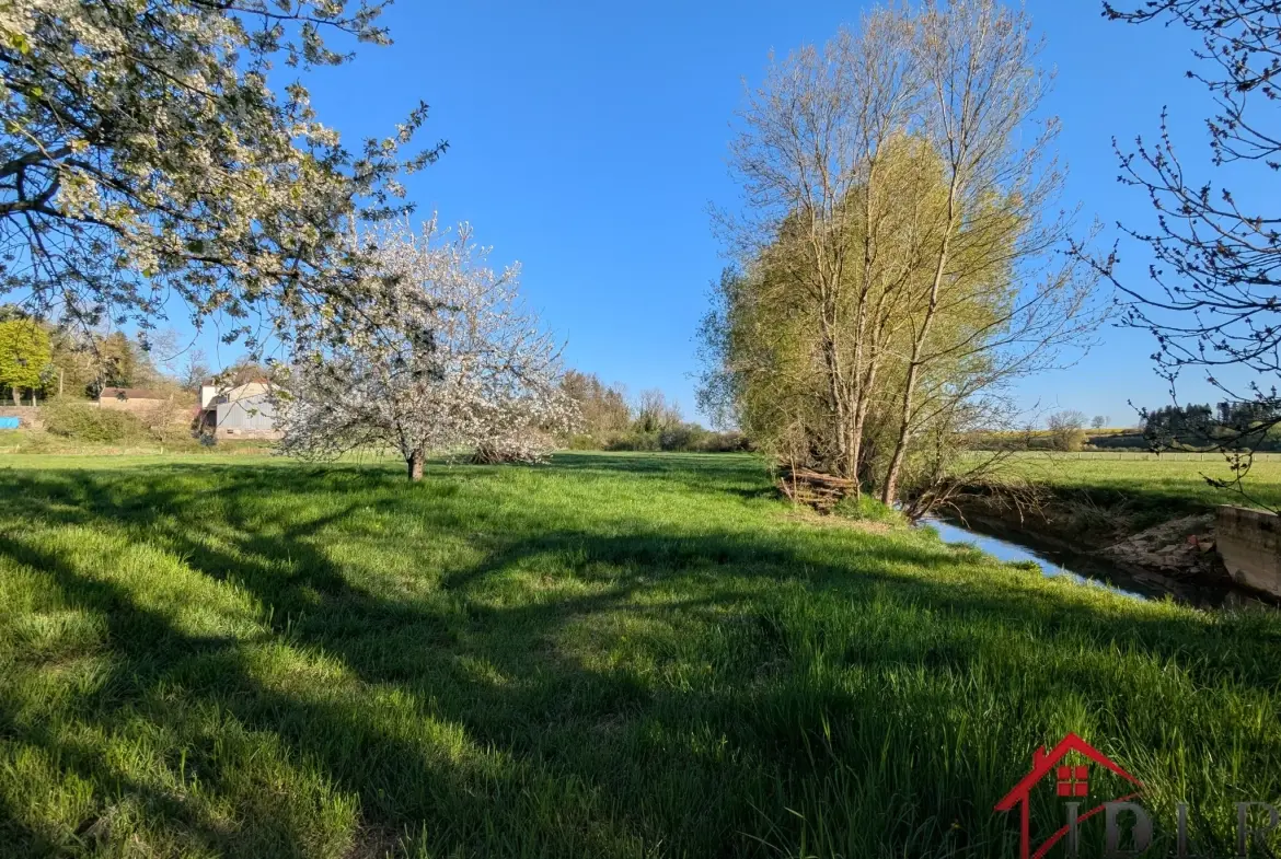 Ferme à rénover de 6000 m² à Renaucourt en Haute-Saône 