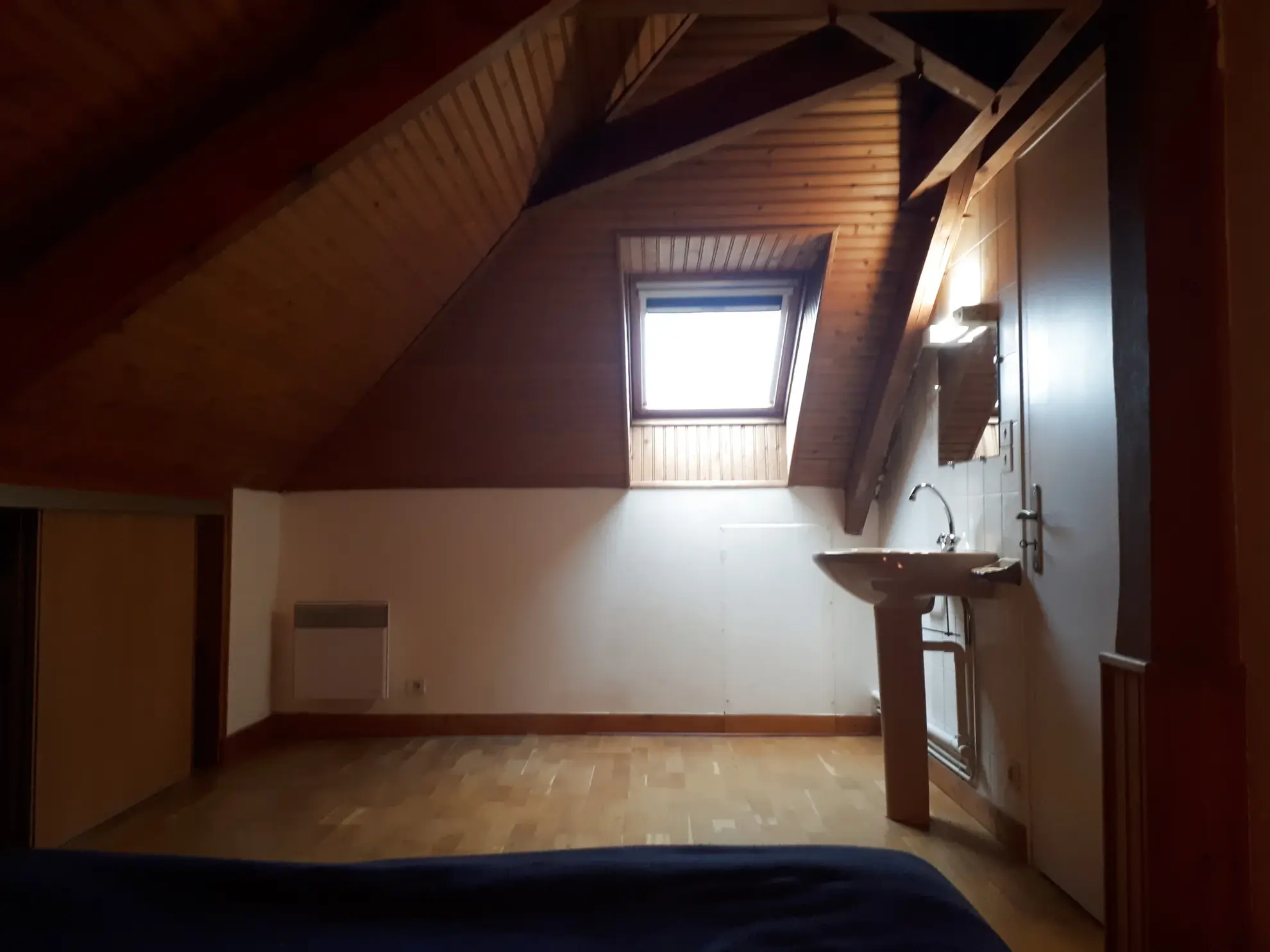 Maison familiale lumineuse avec 6 chambres et studio à Les Ormes 