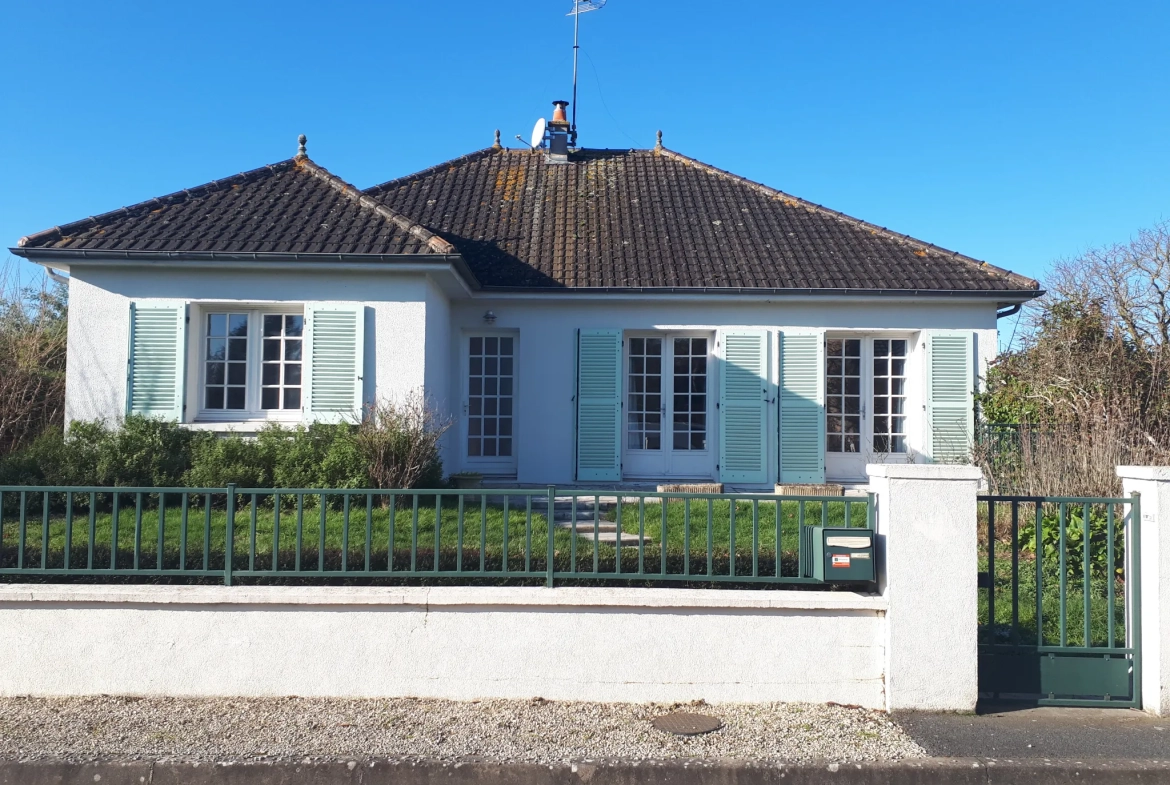 Maison familiale lumineuse avec 6 chambres et studio à Les Ormes 