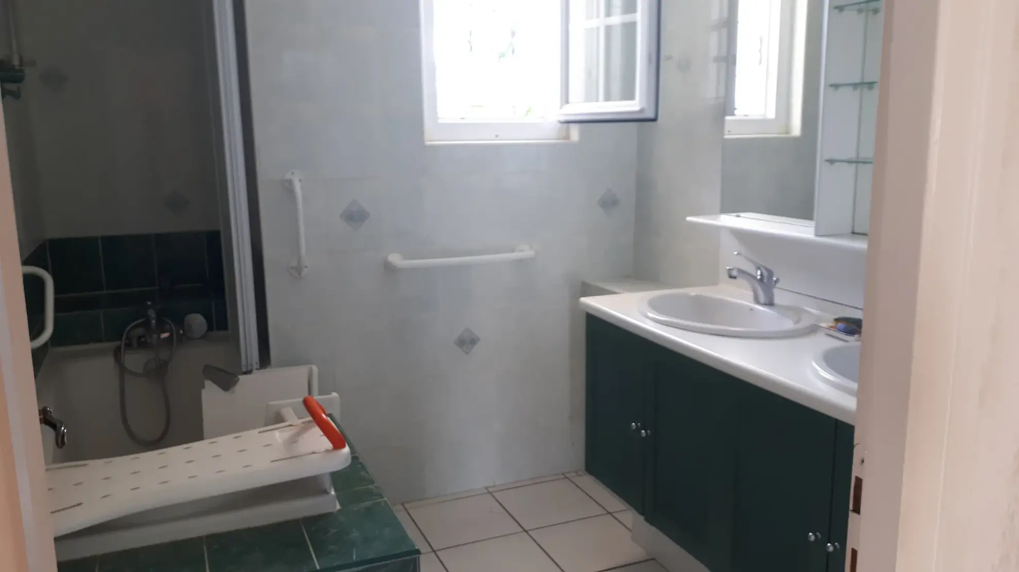 Maison à vendre à Chateau Larcher avec jardin et terrasses - 134 m² 