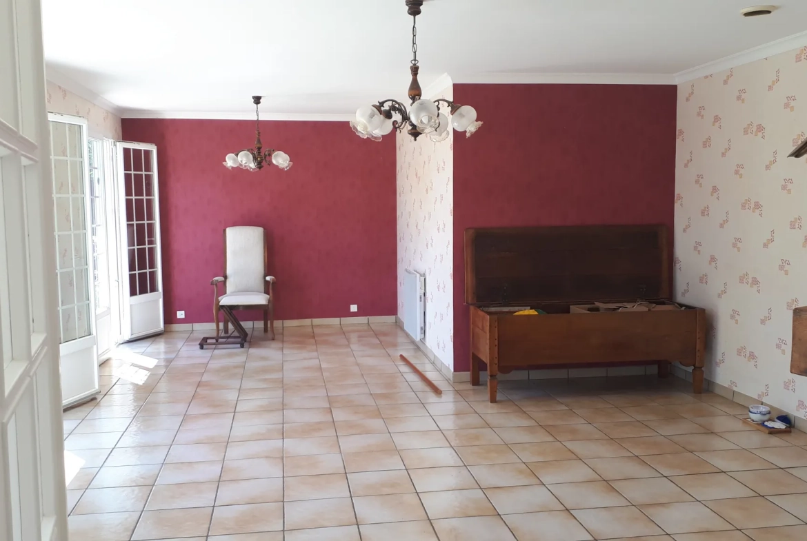 Maison à vendre à Chateau Larcher avec jardin et terrasses - 134 m² 