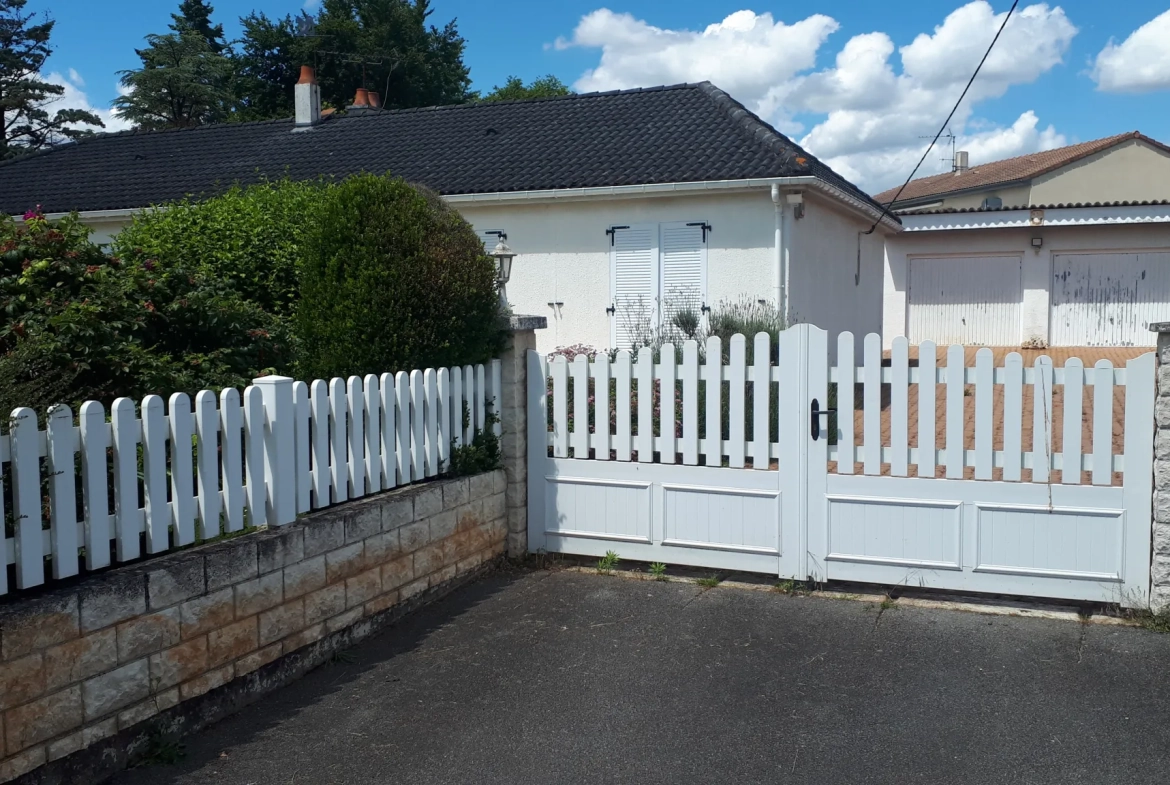 Maison à vendre à Chateau Larcher avec jardin et terrasses - 134 m² 