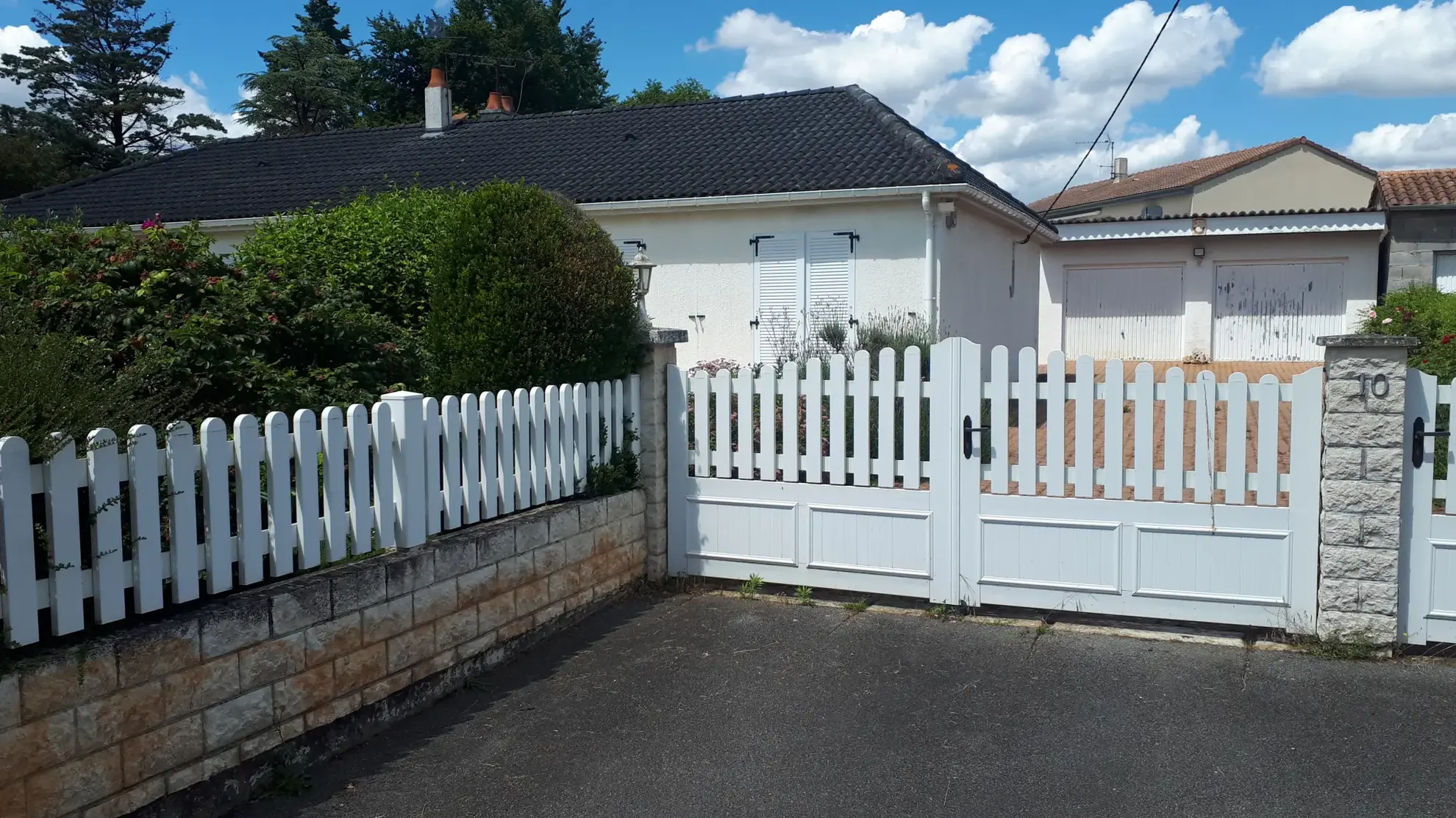 Maison à vendre à Chateau Larcher avec jardin et terrasses - 134 m² 