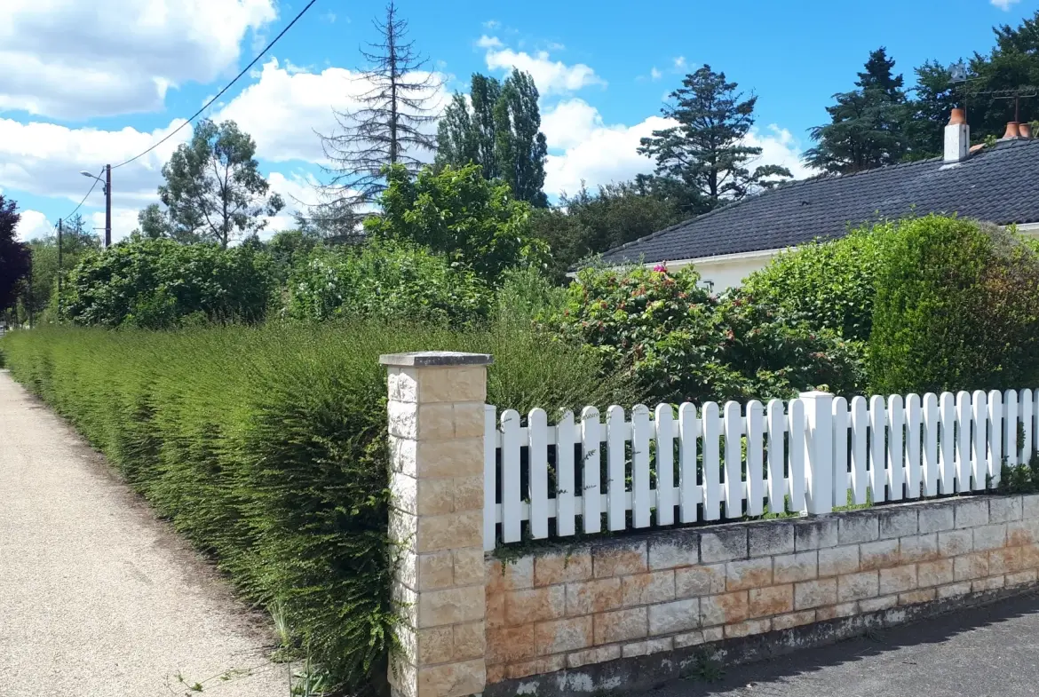 Maison à vendre à Chateau Larcher avec jardin et terrasses - 134 m² 