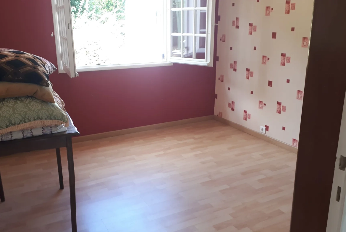 Maison à vendre à Chateau Larcher avec jardin et terrasses - 134 m² 