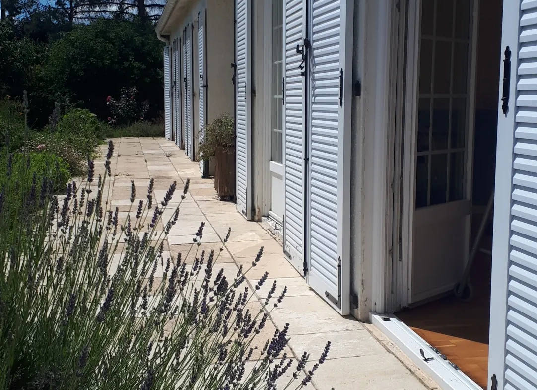 Maison à vendre à Chateau Larcher avec jardin et terrasses - 134 m² 