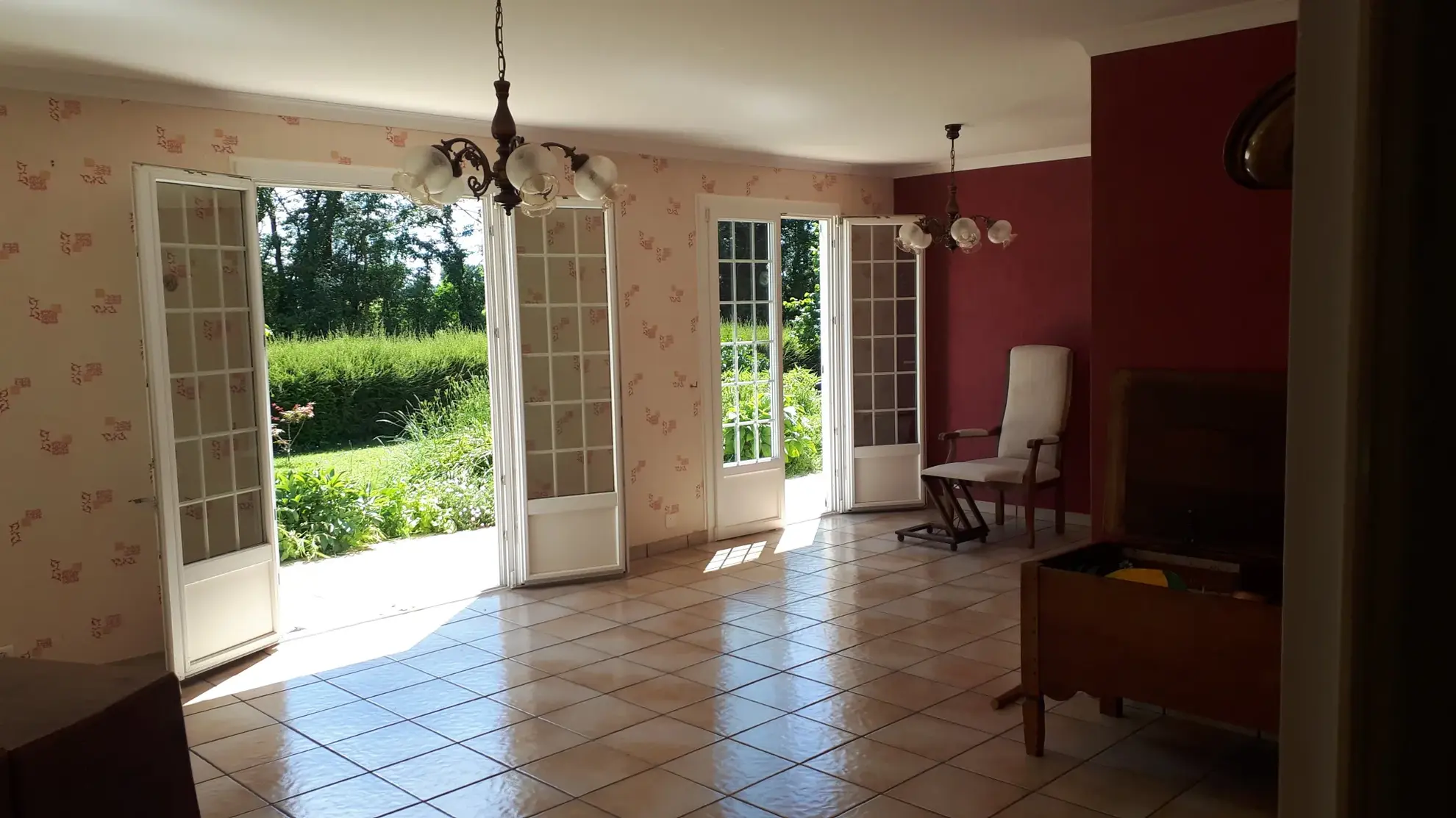 Maison à vendre à Chateau Larcher avec jardin et terrasses - 134 m² 