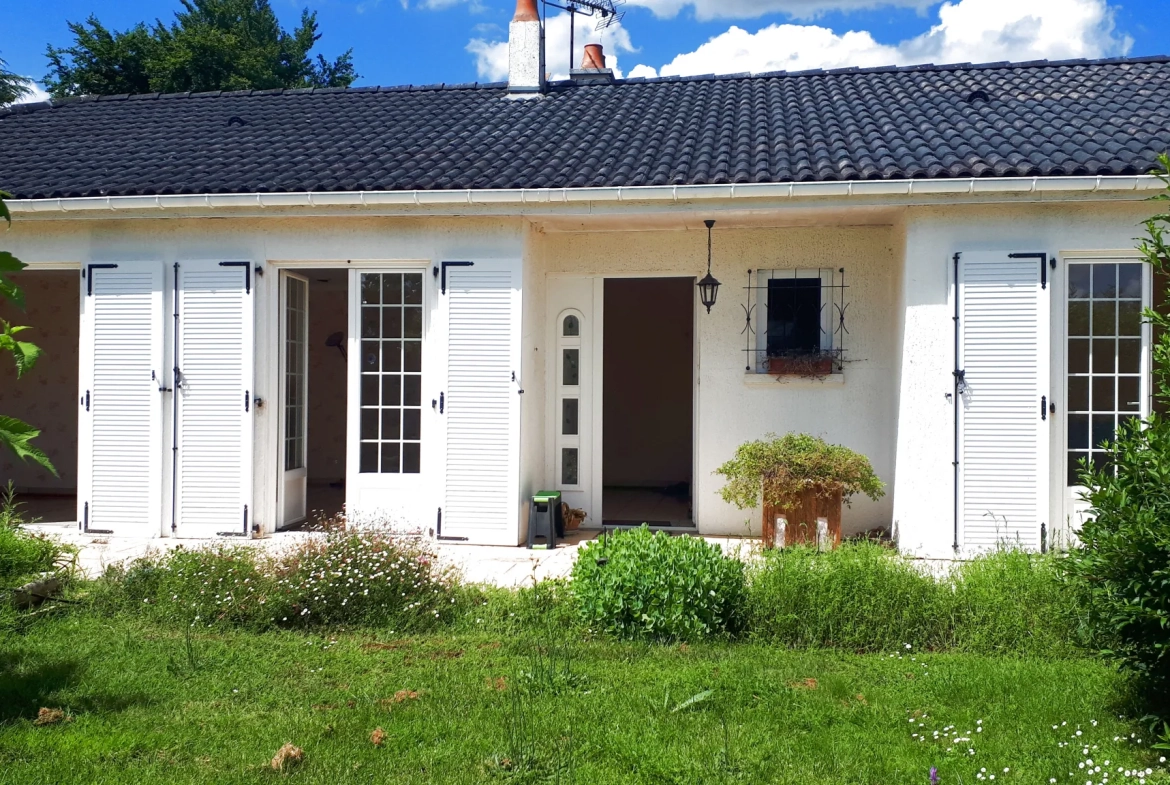 Maison à vendre à Chateau Larcher avec jardin et terrasses - 134 m² 