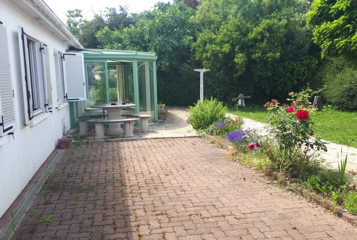 Maison à vendre à Chateau Larcher avec jardin et terrasses - 134 m² 