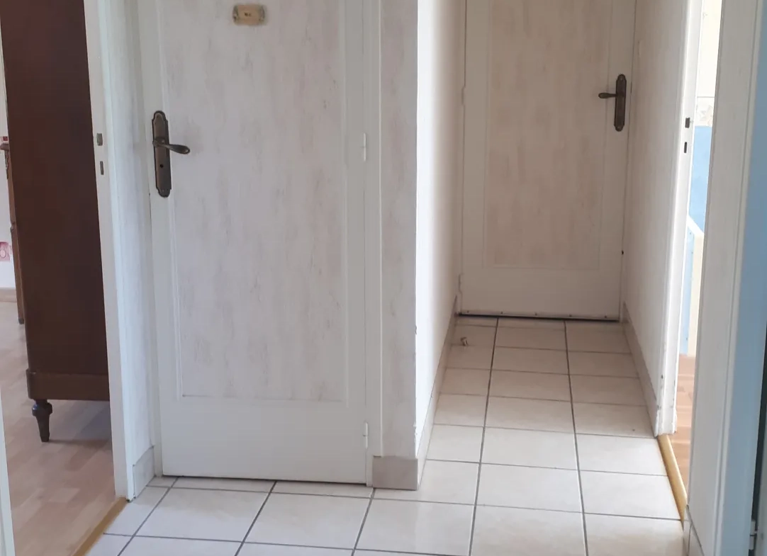 Maison à vendre à Chateau Larcher avec jardin et terrasses - 134 m² 