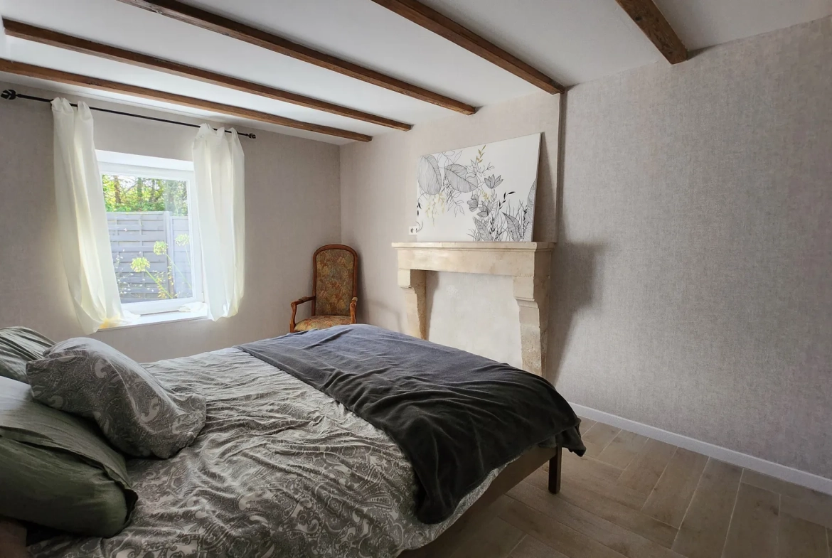 Charmante maison en pierre rénovée avec 3 chambres et garage à Sainte Hermine 