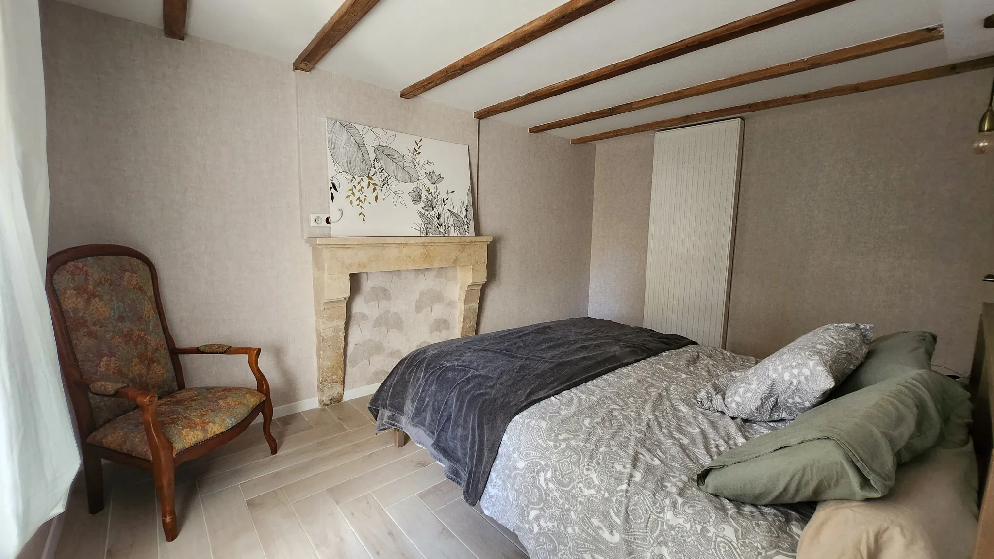 Charmante maison en pierre rénovée avec 3 chambres et garage à Sainte Hermine 