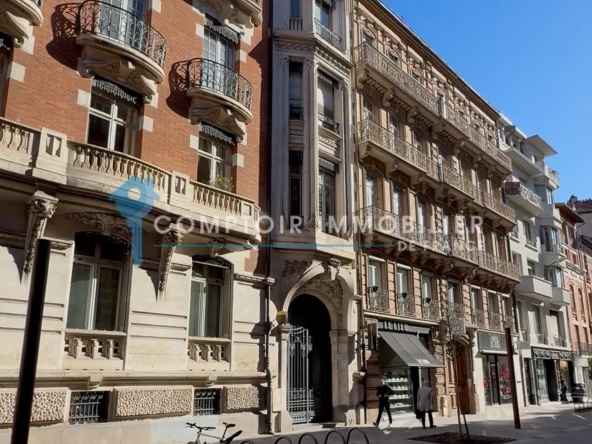 Appartement à Toulouse avec grand potentiel, dernier étage, rue de Metz, à rénover