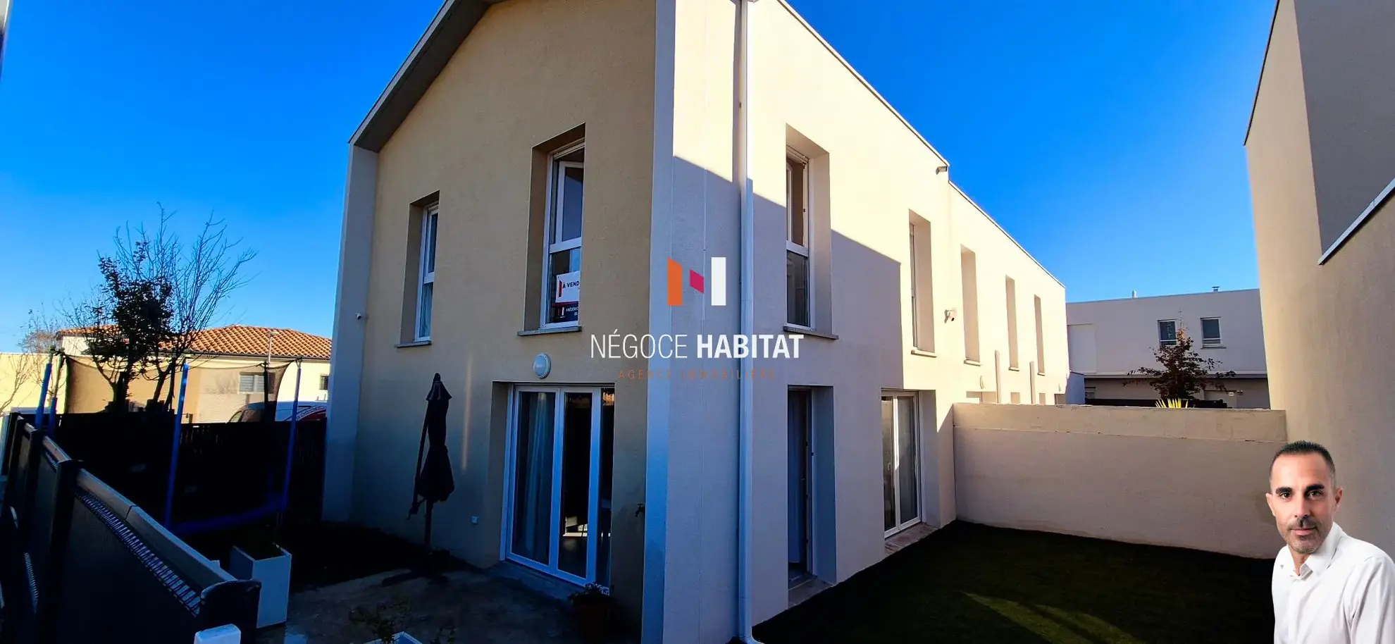 Maison récente T4 avec jardin, parking sécurisé et panneaux solaires à Saussan 