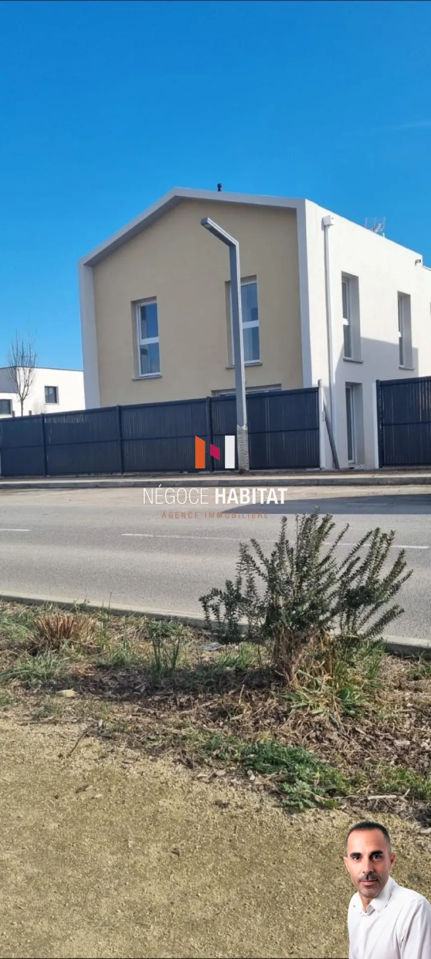 Maison récente T4 avec jardin, parking sécurisé et panneaux solaires à Saussan 