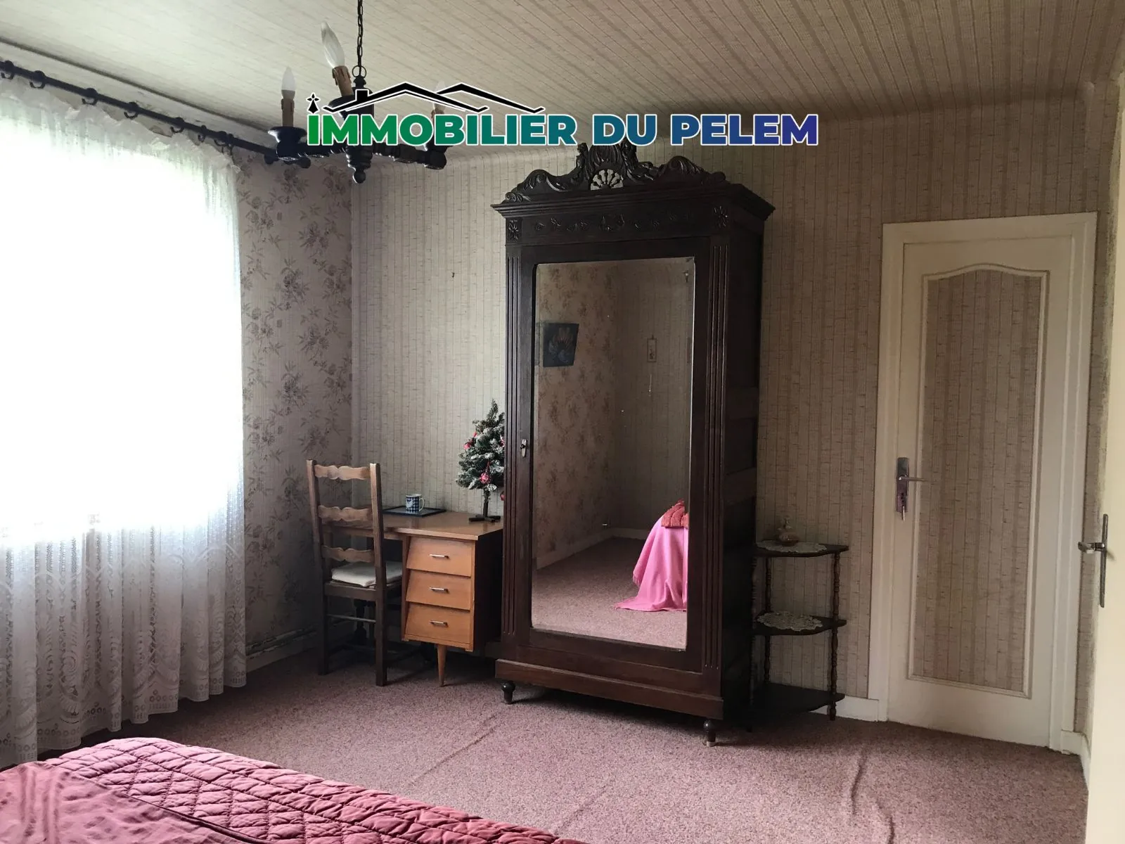 Maison familiale 4 chambres avec hangar et grand terrain en campagne 