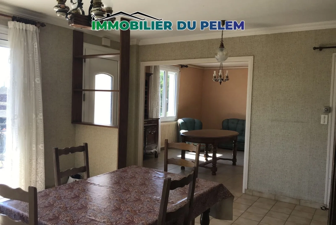 Maison familiale 4 chambres avec hangar et grand terrain en campagne 