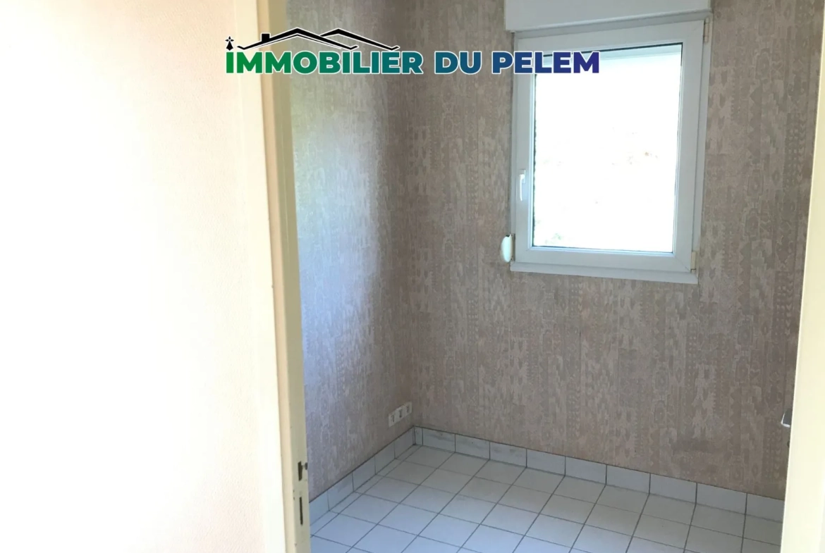 Maison familiale 4 chambres avec hangar et grand terrain en campagne 