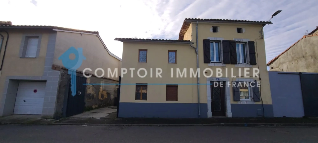 Maison T3 de 144 m² avec appartement T2, hangar et terrain à Montrejeau