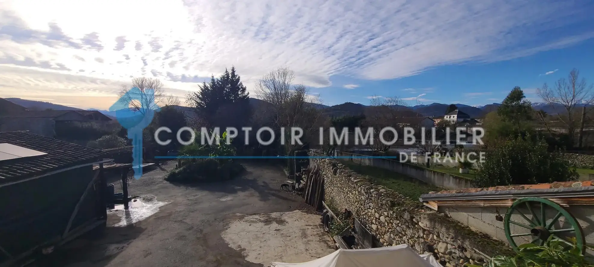 Maison T3 de 144 m² avec appartement T2, hangar et terrain à Montrejeau 