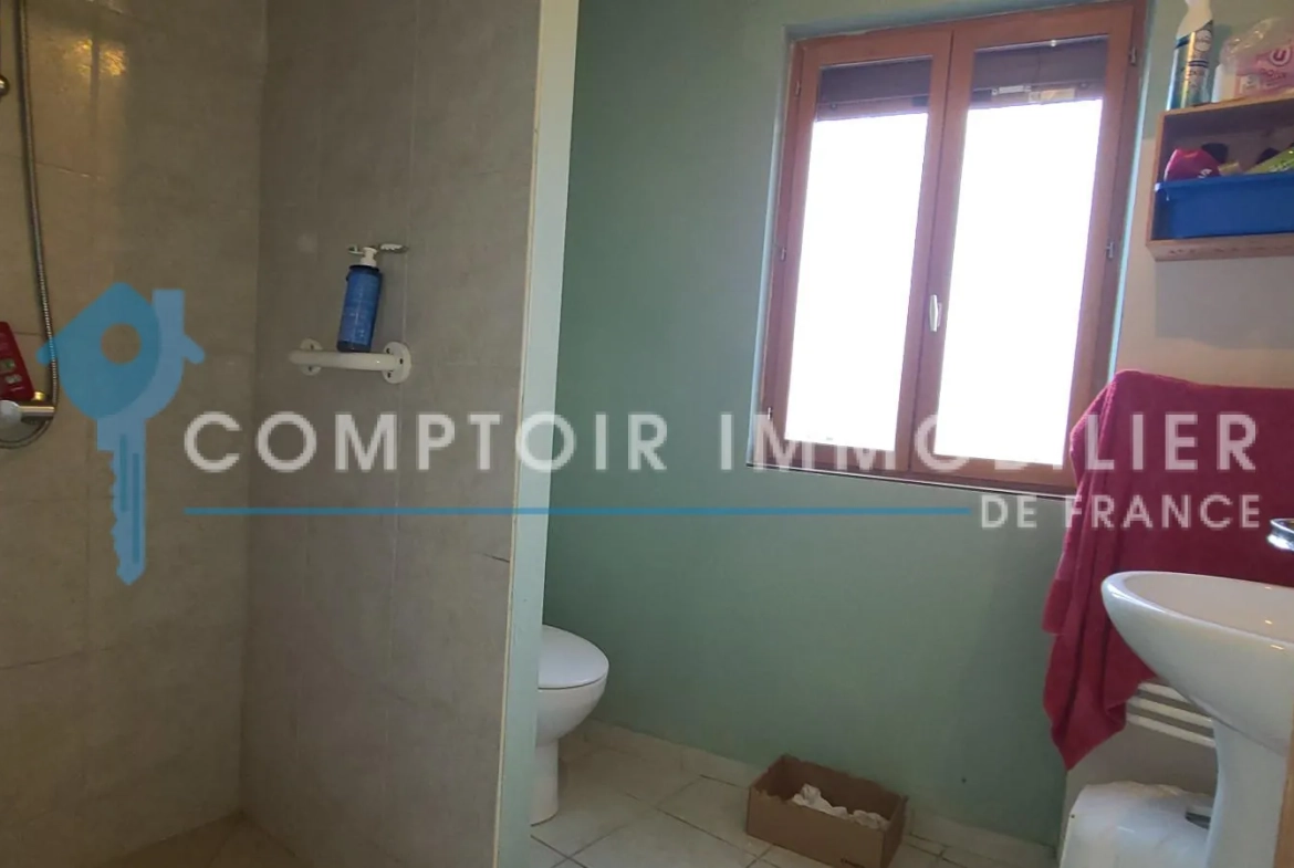 Maison T3 de 144 m² avec appartement T2, hangar et terrain à Montrejeau 