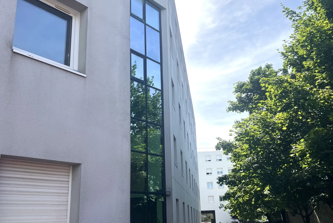 Studio de 18 m² à vendre à Bordeaux Nansouty, proche tramway 