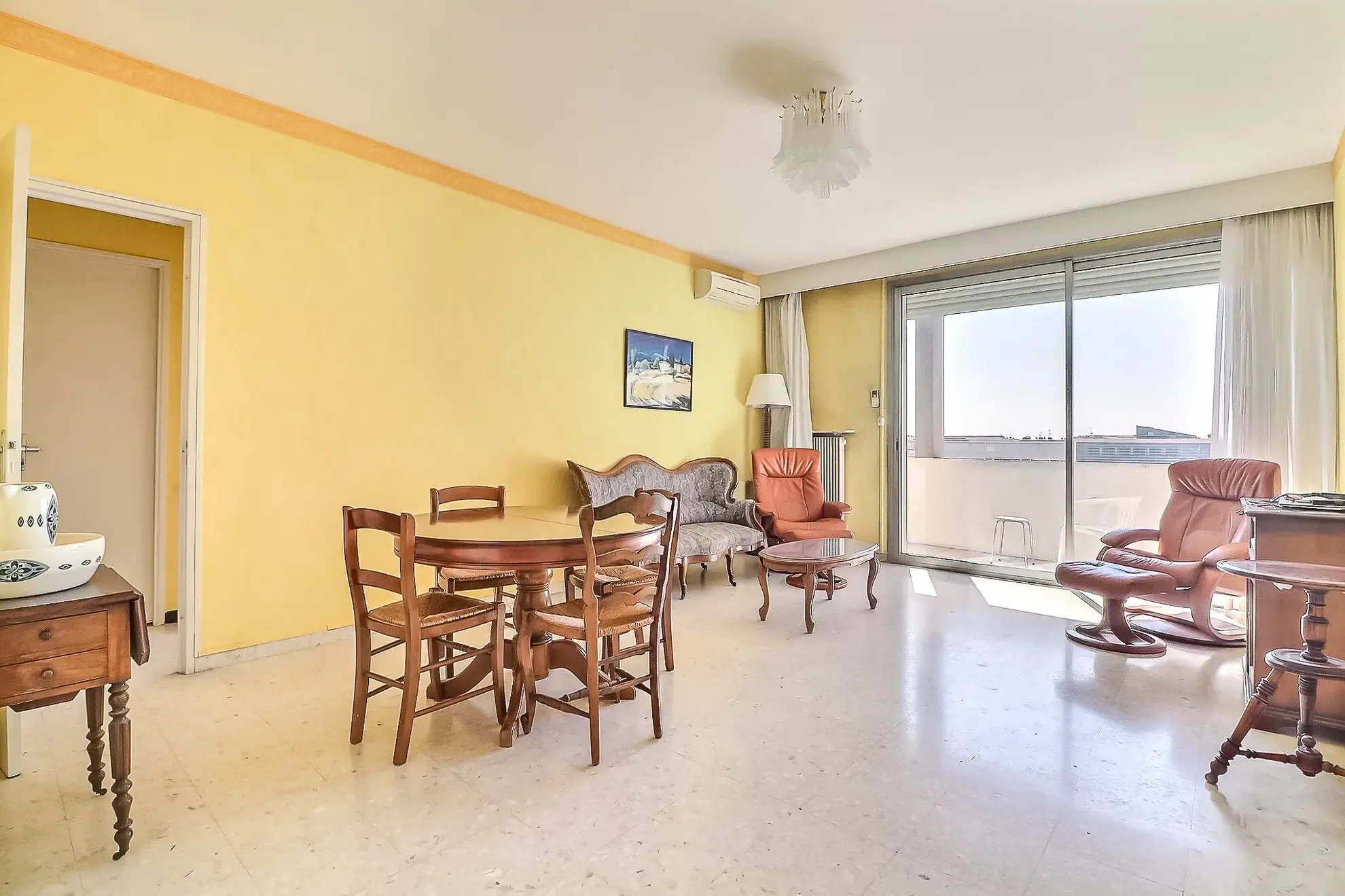 Appartement T4 lumineux de 93,80 m² à Nîmes avec balcon sud-est 