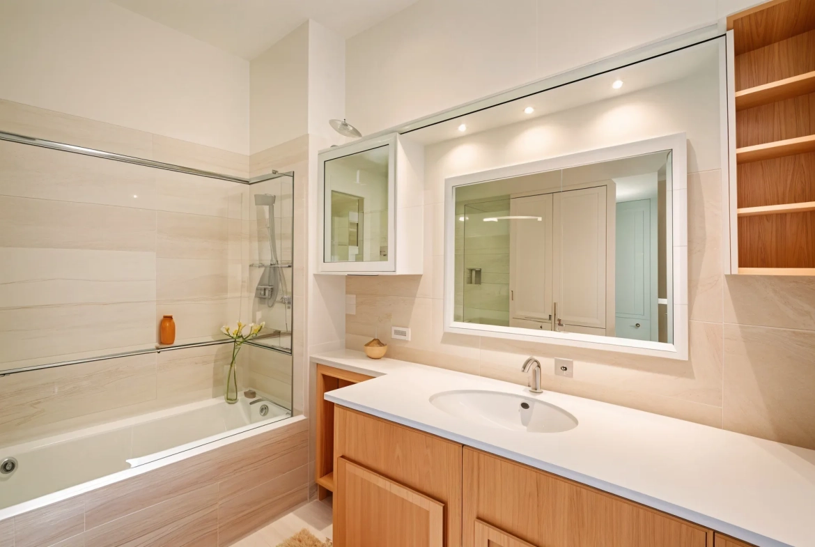 Appartement T4 lumineux de 93,80 m² à Nîmes avec balcon sud-est 