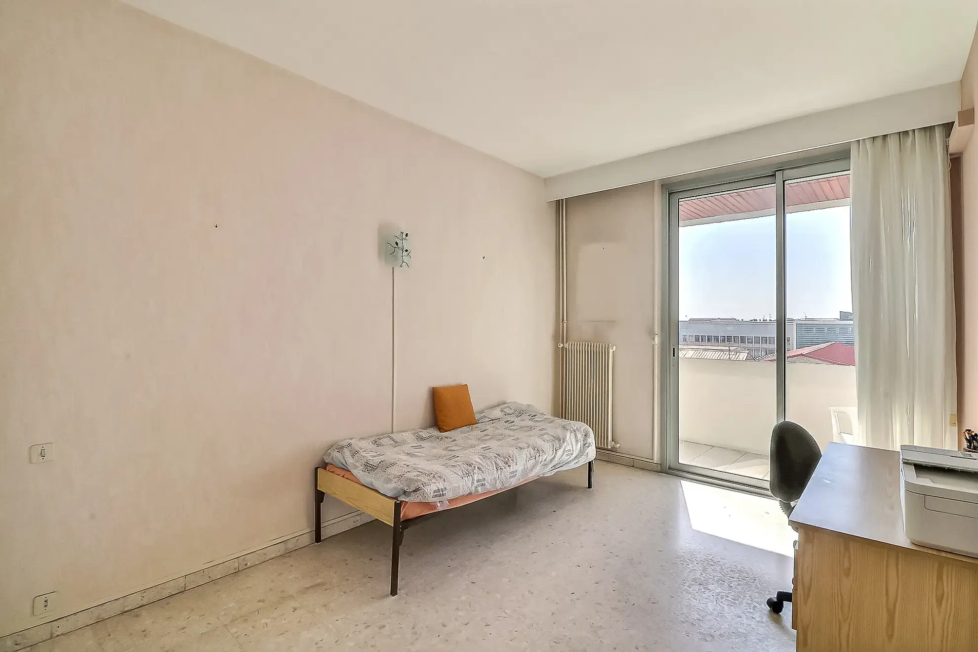 Appartement T4 lumineux de 93,80 m² à Nîmes avec balcon sud-est 