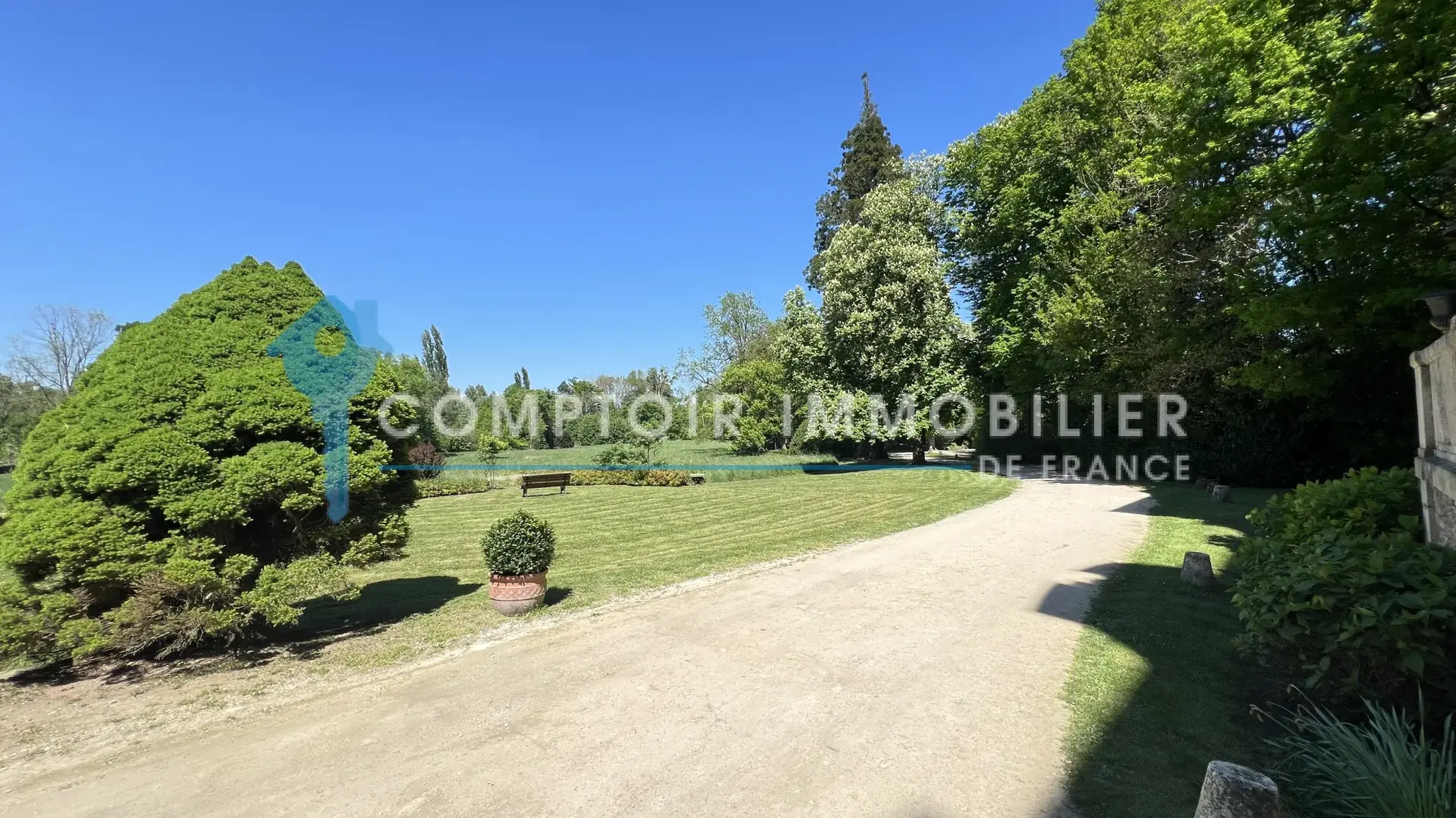 Appartement de standing avec parc et parking à Guigneville-sur-Essonne 