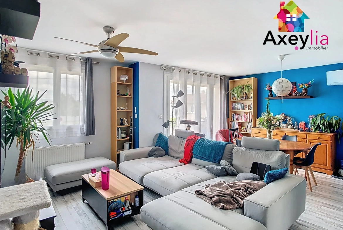 Maison à vendre à Riorges avec 3 chambres, piscine et grand terrain arboré 