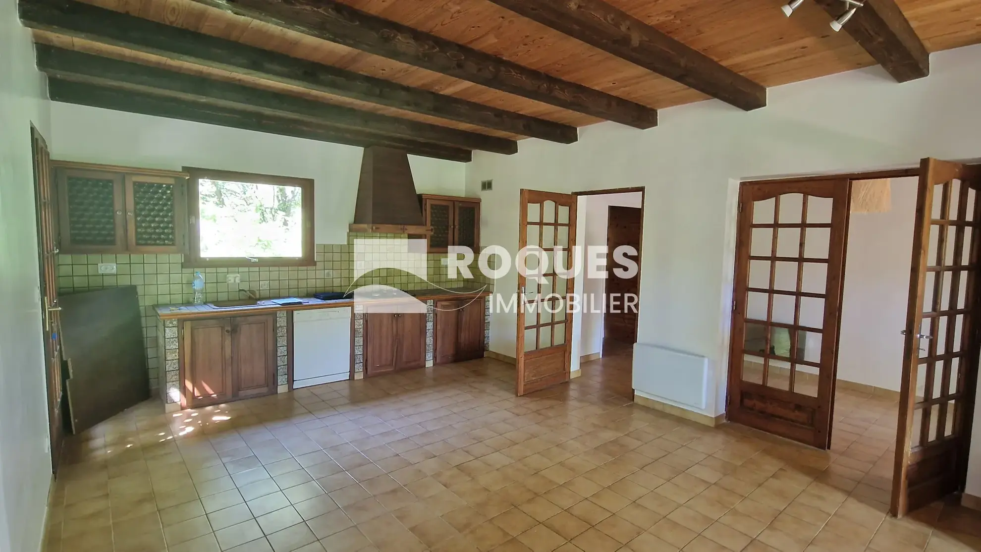 Villa à vendre à Lodève de 107 m² avec piscine et terrain arboré 