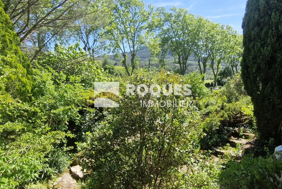 Villa à vendre à Lodève de 107 m² avec piscine et terrain arboré 