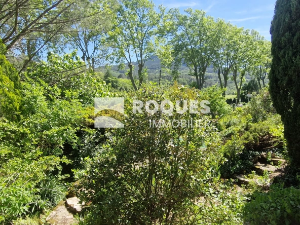 Villa à vendre à Lodève de 107 m² avec piscine et terrain arboré 