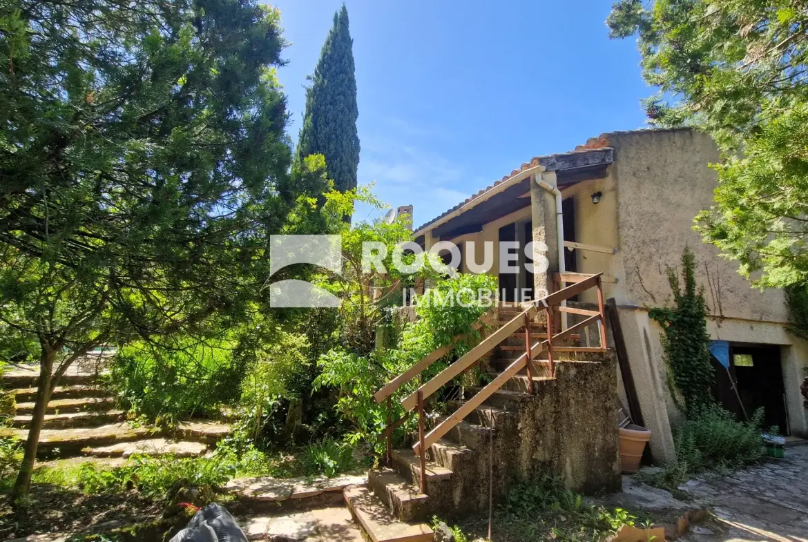 Villa à vendre à Lodève de 107 m² avec piscine et terrain arboré 