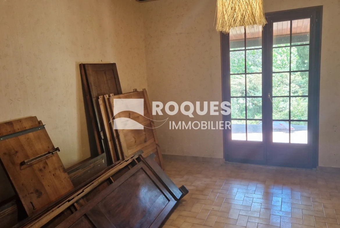 Villa à vendre à Lodève de 107 m² avec piscine et terrain arboré 